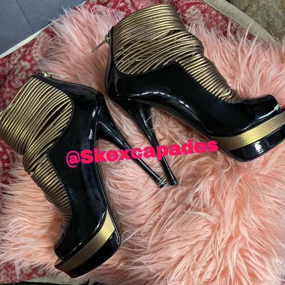 Versace heels - Picture 4 of 12